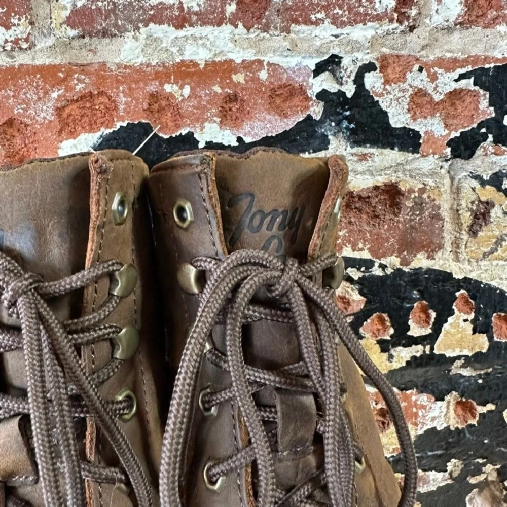 Tony Lama RR3044 Mens 10EE Brown Leather Steel Toe Work Boots 3R Series Lace Up